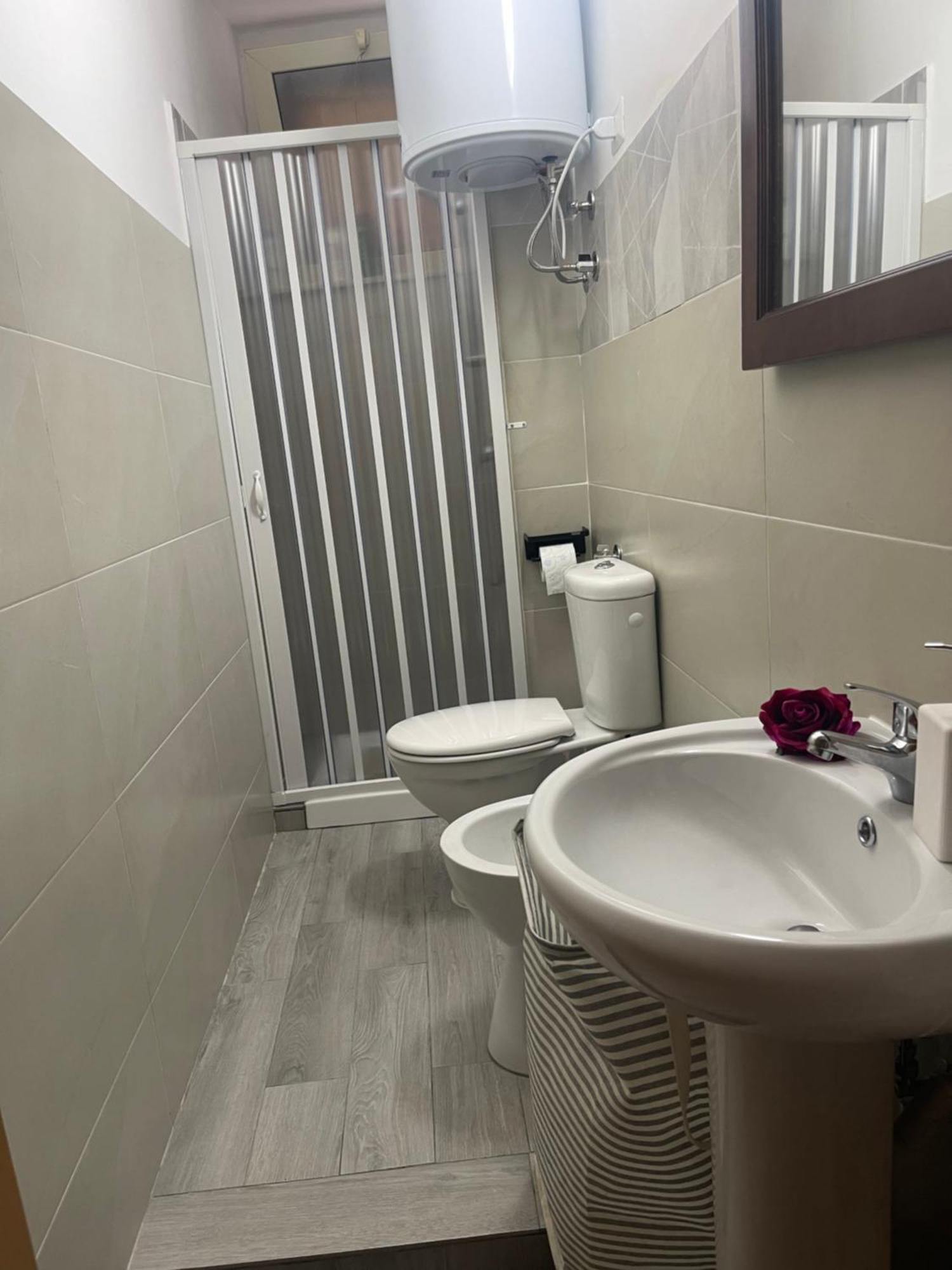 Holiday House Catania Bagian luar foto